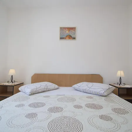 Seafront Dana - Two Bedroom With Terrace And Sea View Apartment